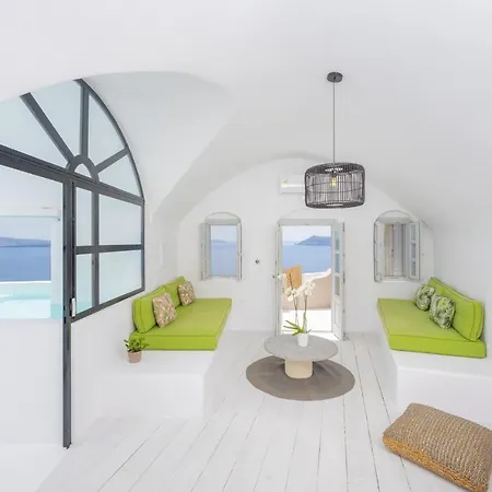 Nano Canaves * Oia