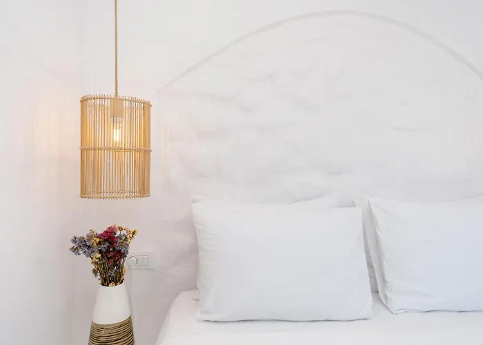 Nano Canaves * Oia (Santorini)